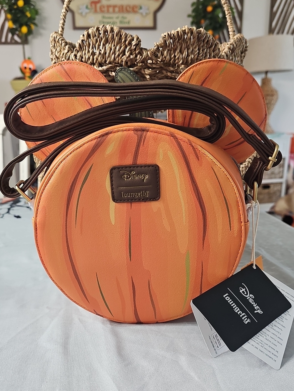 New! Loungefly Disney Fall Minnie Plaid Bow Pumpkin Adjustable Crossbody Bag - Picture 2 of 3